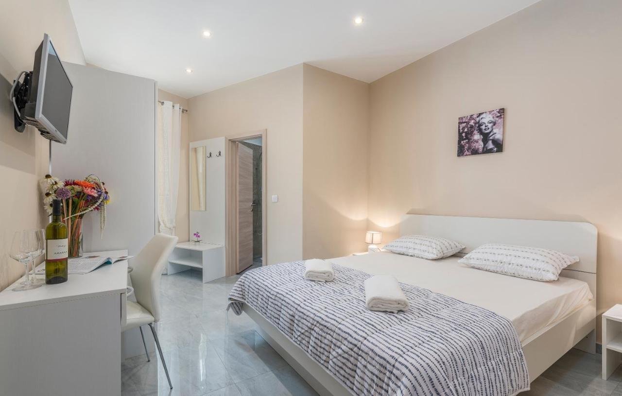 Roberto Rooms Poreč Buitenkant foto