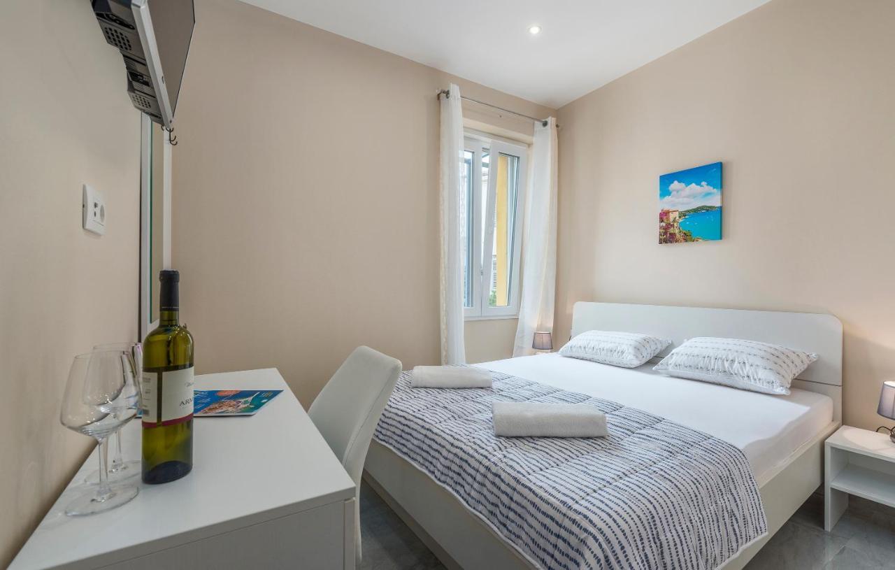 Roberto Rooms Poreč Buitenkant foto