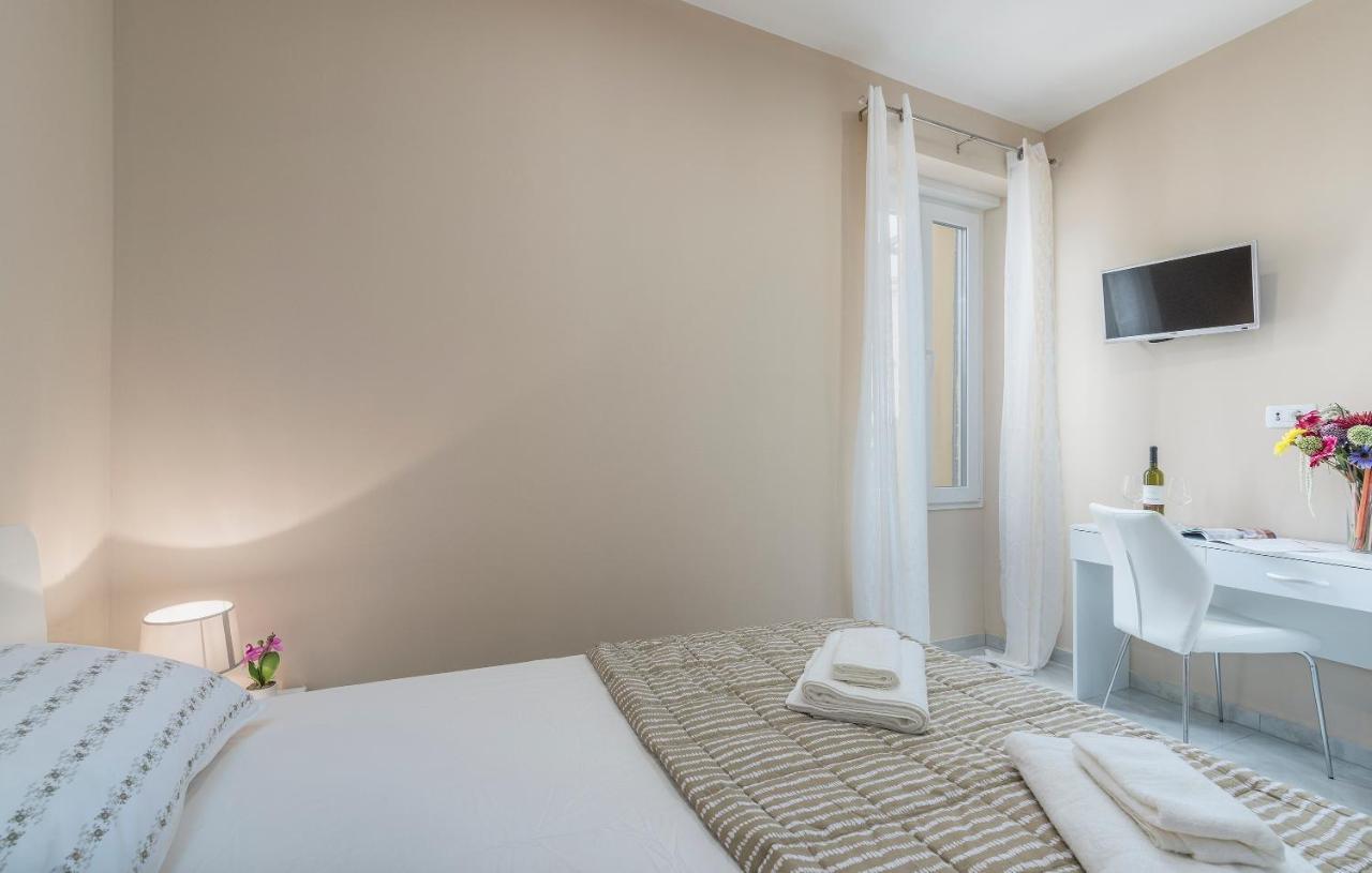 Roberto Rooms Poreč Buitenkant foto